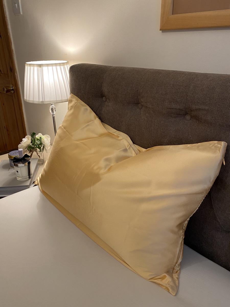Mulberry Pillowcase in gold