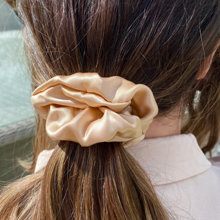 Mulberry silk scrunchie caramel